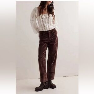 NWOT We the Free Risk Taker Mid Rise Corduroy Jeans in Chocolate Truffle $128